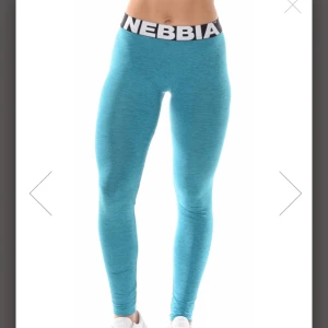  - Blåa träningstights från Nebbia, använda typ 3 gånger. Möts upp i Karlskrona eller fraktas då frakten betalas av köparen. (Swishbetalning) skriv för mer info:)
