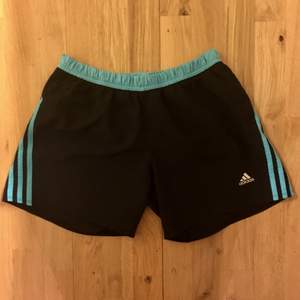 Adidas shorts (S-M) | Meet ups in Sthlm / post fee not included in price ✨