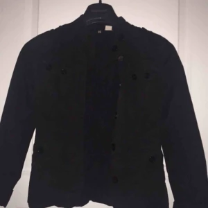  - En svart jacka elr vad man nu kallar de Aldrig använd