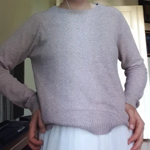 Ljusrosa/ljuslila kofta från VeroModa  - Använd ett par gånger men är i princip i samma skick som när jag köpte den.