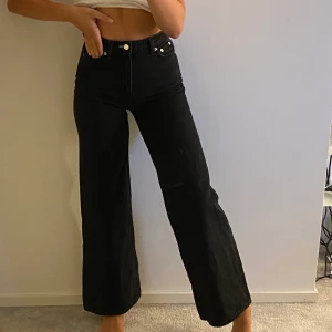 Weekday jeans, ACE - Knappt använda, storlek 24/32