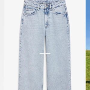Monki mozik jeans - Dom astrendiga Mozik jeans från Monki som är sparsamt använda, därmed som nya. 