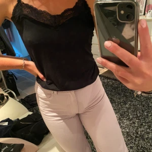 Spets linne - Super fint linne från Bikbok. Kommer tyvärr inte till användning 