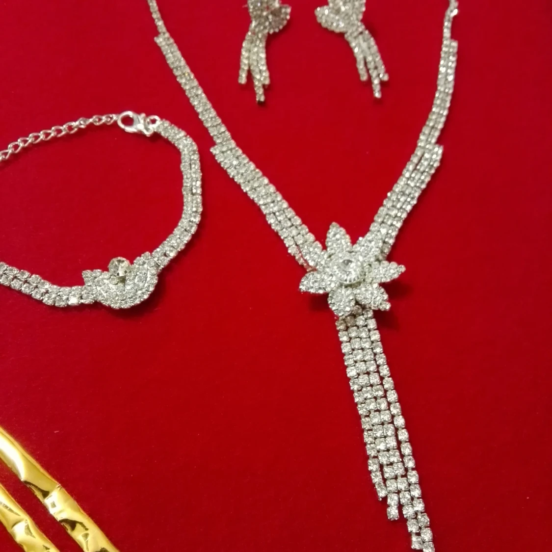 Nya! Halsband,Armband och örhänge - 90