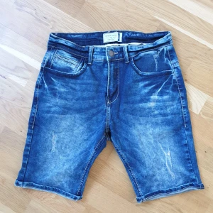 Denim shorts - MENS denim shorts - new - size 29