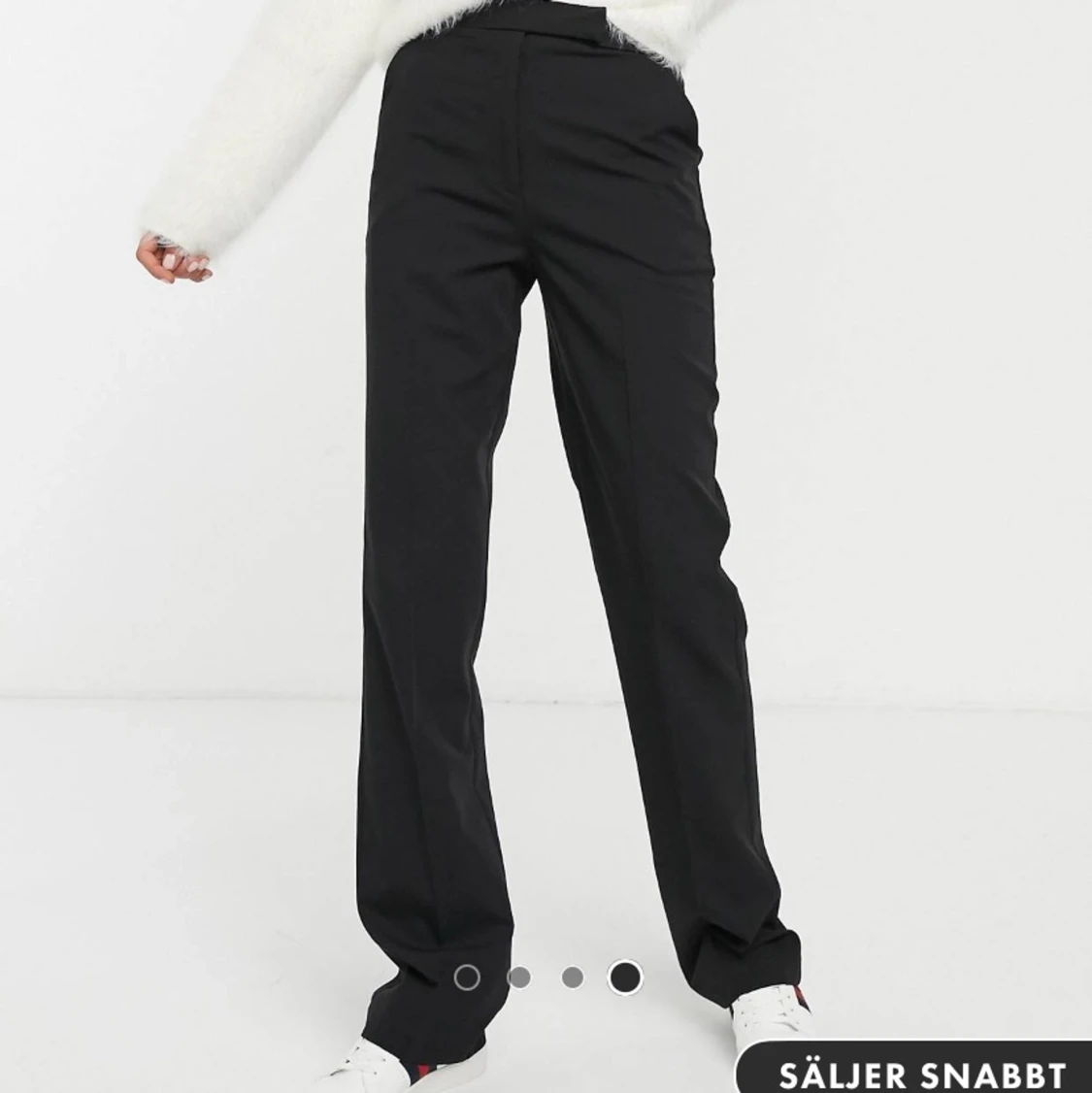 Figursydda raka kostymbyxor