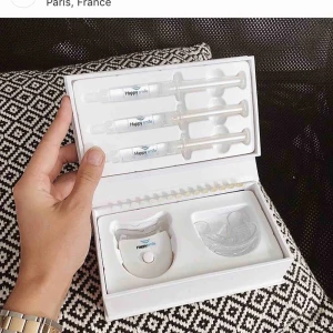  - Helt nytt tandbleknings-kit, oanvänt! Köpt för ca 600 kr. Helt oanvänd som sagt! Säljer pga att jag råkade köpa med mig 2 stycken. 