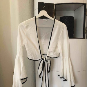  - Oanvänd party topp från FashionNova! Frakt tillkommer ✨