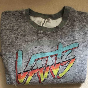  - Vans tjocktröja med snyggt print på, inköpt för 400kr 