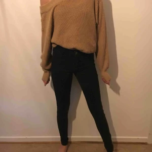  - Jätte fina jeans köpta på Cubus, knappt använda och säljer därför vidare. Frakt tillkommer om ej möte i Kalmar 