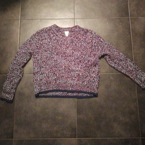  - Mysig, lite större stickad tröja från HM. Använd 2 gånger