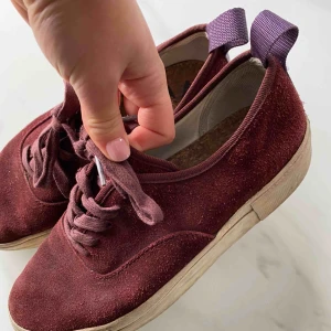  - Eytys vinröda storlek 40