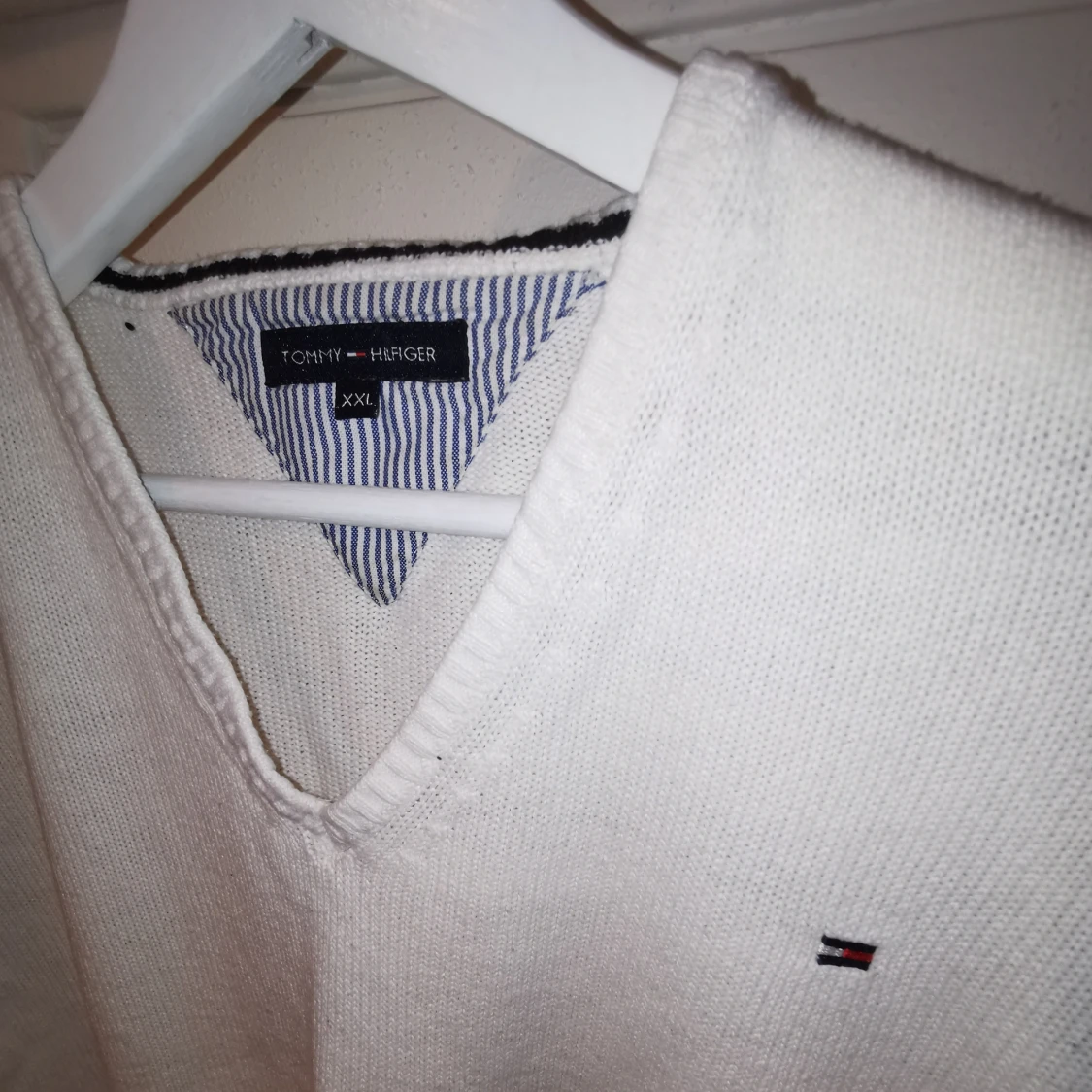 Tommy Hilfiger  - 90