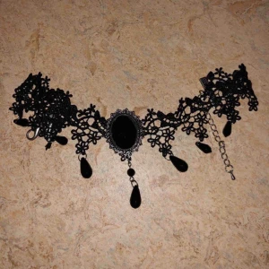  - Svart choker  Möts upp eller fraktar 🌸
