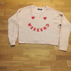  - En rosa oversized stickad top från New Yorker