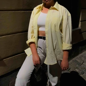  - Oversized skjorta köpt second hand<33 köpare står för frakt