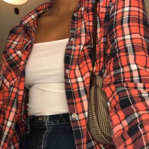  - Snygg skjorta som jag inte använder längre❤️ hör av er för mer info