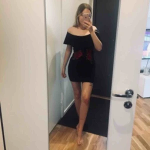  - Underbar klänning som aldrig kommit till användning. 