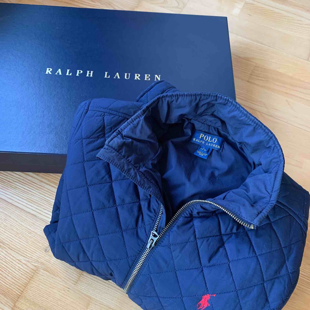 Ralph Lauren mörkblå quiltad jacka | Plick Second Hand