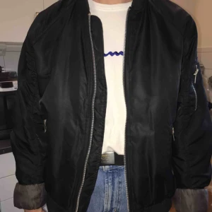  - Bomberjacka i använt skick!