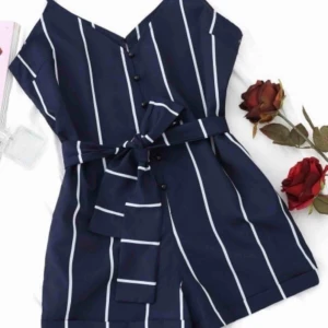  - Sälj pga för liten storlek. St S. Från sidan Zaful. Originalpris 297kr