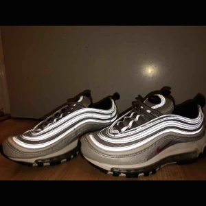  - Nike Air Max 97, knappt använda. Säljes pga för små tyvärr. Köpta för 1700 kr