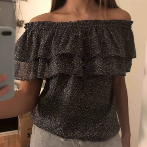  - Off shoulder topp köpt någon stands i Danmark 🇩🇰 
