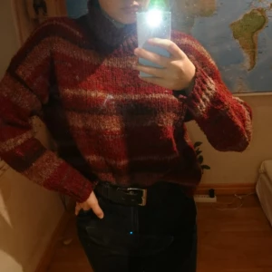  - En stickad polo i fina höstfärger! ✨