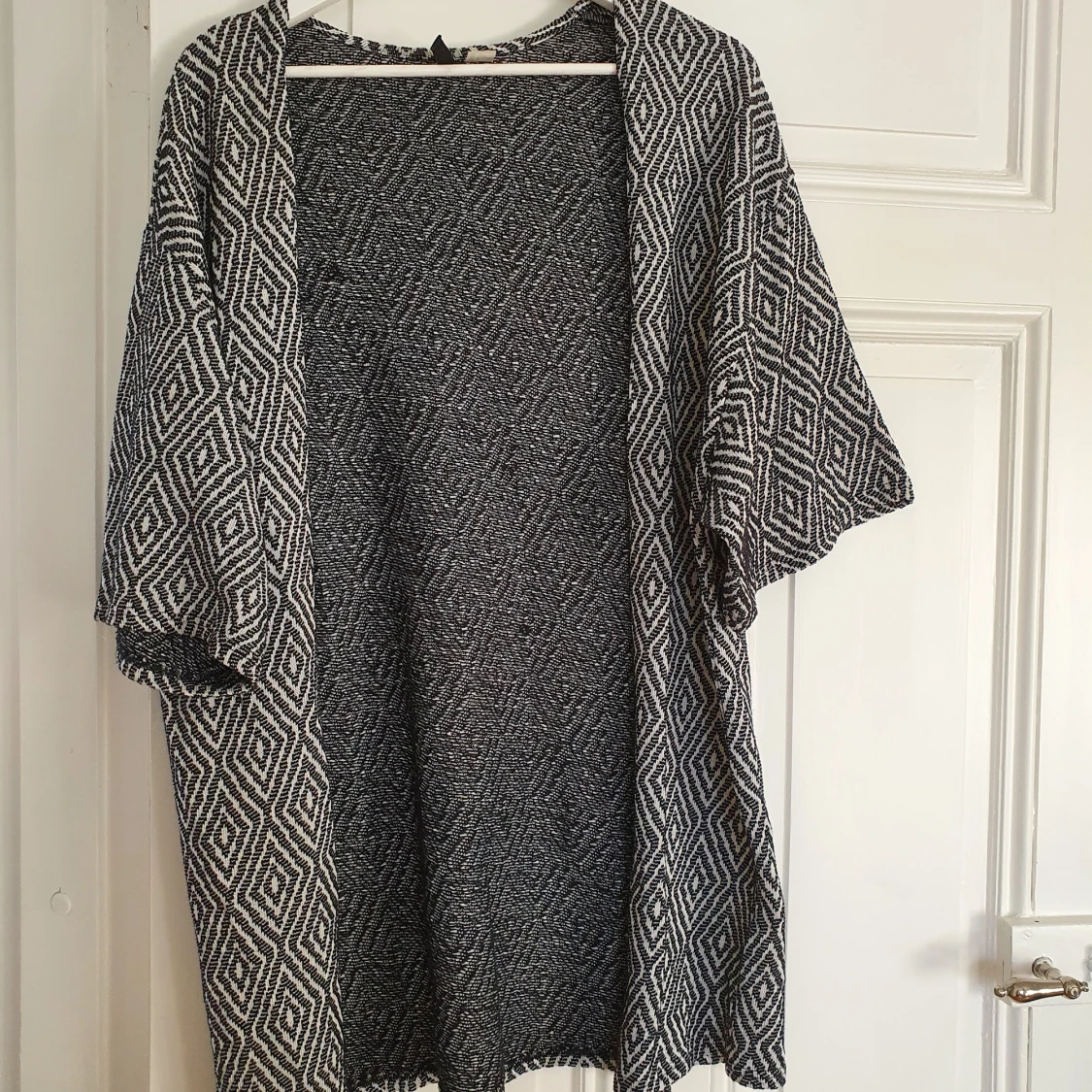 Mönstrad kimonokofta