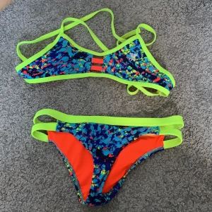 Bikini  - Säljer en utmärkt bikini från tyr, säljer den då den inte kommer till användning i samband med att jag slutade på simning. 200kr+ frakt