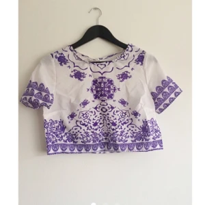  - Ett lila somrigt 2piece set som aldrig är använt! Frakt 42kr✨(kan även köpas separat) 