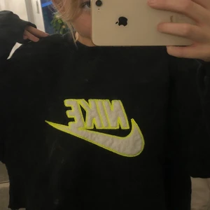 NIKE SWEATSHIRT  - nike sweatshirt i bra skick. buda i kommentarerna