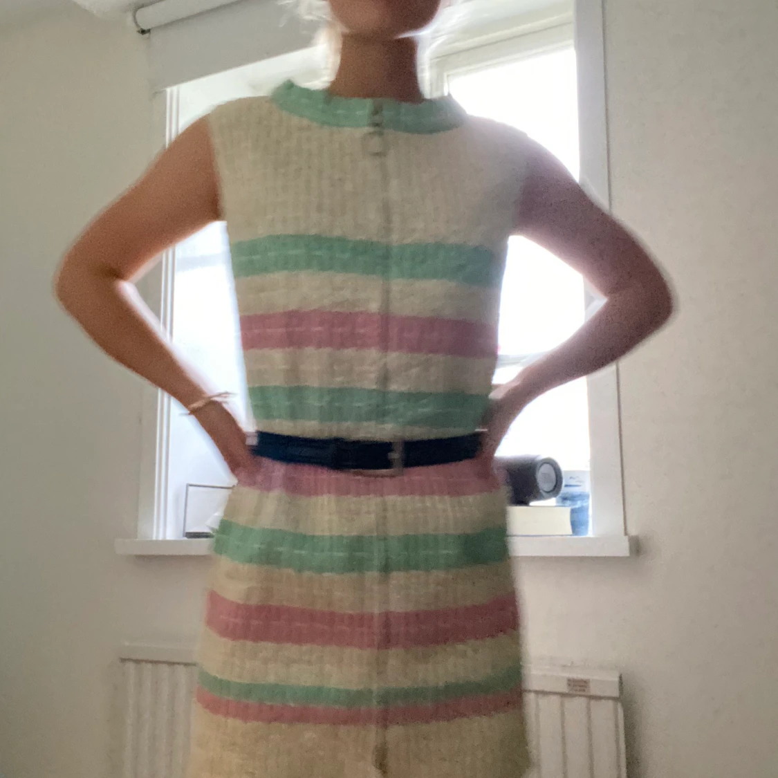 Vintageklänning i ascoolt tyg - 90