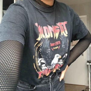  - fin nättröja, perfekt för temafester😇 köpt på hm förra året