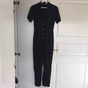  - Byxdress använd en kväll 