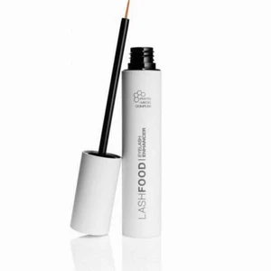  - Säljer detta Ögonfransserum som kostar 1000 kr från början!!skriv för frågor eller fler bilder!