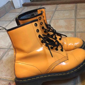  - Dr.Martenzz orange😍😍 Väl använda!! 