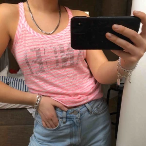  - Victoria Secret linne, snygg i ryggen! Möts upp eller fraktar för 100kr✌🏼💕