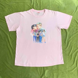 Supreme Kiss Tee - Supreme Kiss Tee L Cond 7/10 Buda!