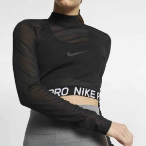  - Nike PRO Oanvänd  Storlek S Svart Nypris 529kr