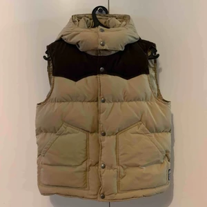  - Herr väst i storlek M Fin skick Finns i Odenplan Stockholm 