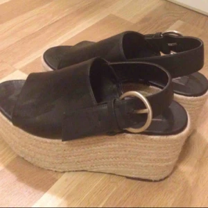  - Säljer endast till den som kan mötas upp i Helsingborg,postar inte.