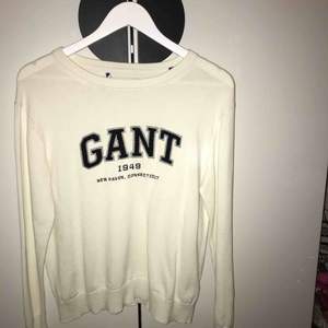 Stickad Gant tröja, nypris 1099, andra bilden visar färg bättre, priset går att diskutera  