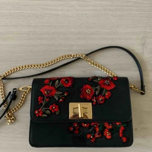  - Handväska från Mango 