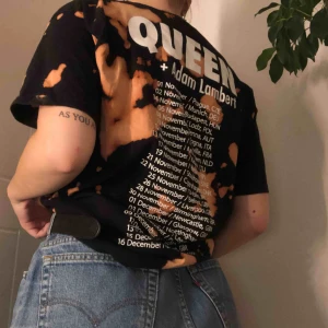  - asfknball queen merch som e blekt med klorin 😍😍 köpt second hand! frakt tillkommer!🌸🌷