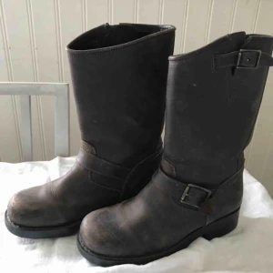  - Johnny Bulls i storlek 37