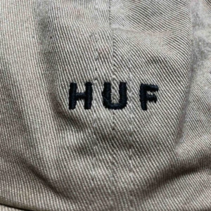  - Keps från HUF.  Inte något fel på den! 