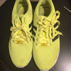  - Relativt nya skor som endast blivit använda 2 gånger 