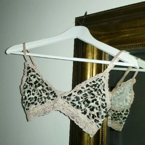  - aldrig använd, bralette as spets och meshm storlek 42 men väldigt liten så passar nog a-c kupa.