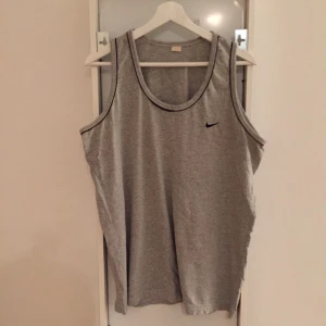  - Nike vintage linne. 